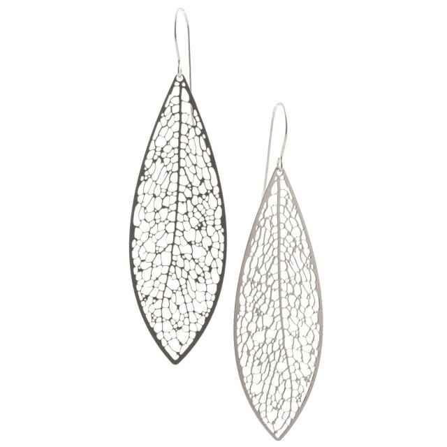 Stainless steel earrings inspired by leaf venation