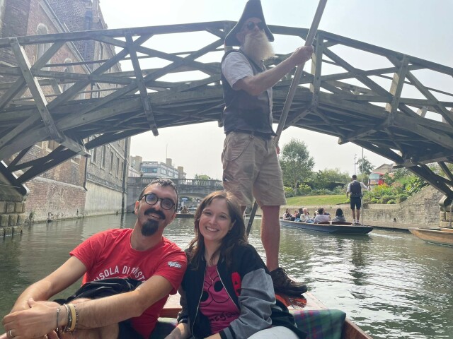 Con mia moglie e Jack sparrow sul fiume Cam, sotto il ponte matematico