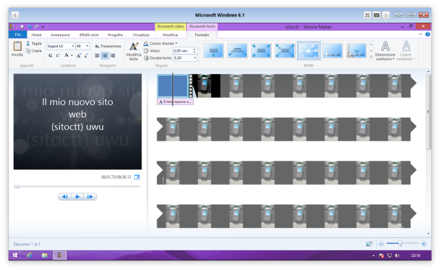 Schermata di Windows Movie Maker 2012 aperto in una VM Windows 8.1.

La diapositiva corrente, nel template di luci sfavillanti, ha del testo che recita "Il mio nuovo sito web (sitoctt) uwu".

Le diapositive di anteprima restanti del video sono in parte registrazioni con videocamera dello schermo di un Nokia N70.